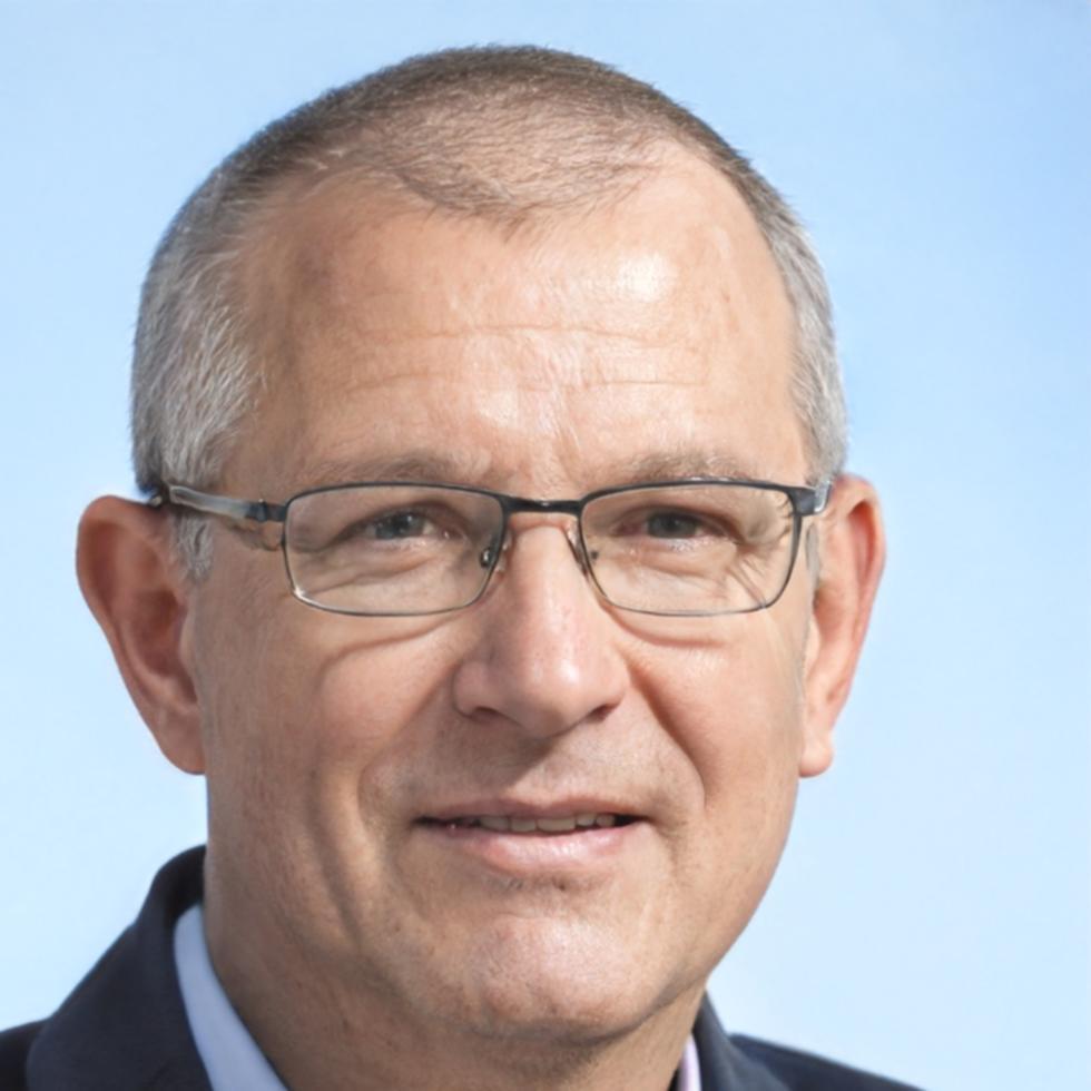 Retrato profesional de Fermín Otxoa, especialista en metodología educativa